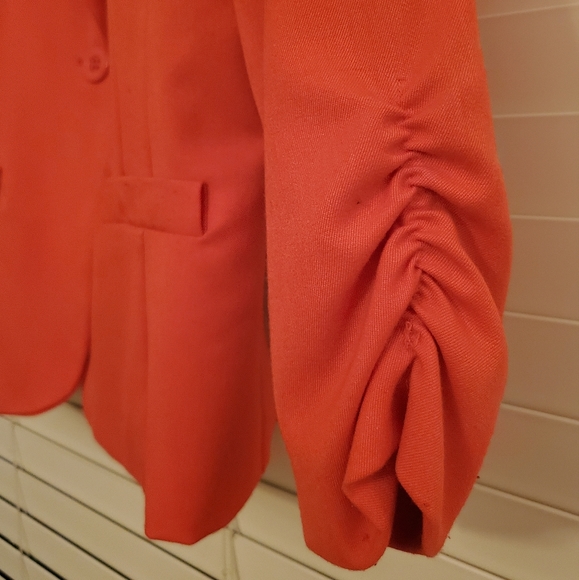 Forever 21 Salmon Blazer - Picture 2 of 6
